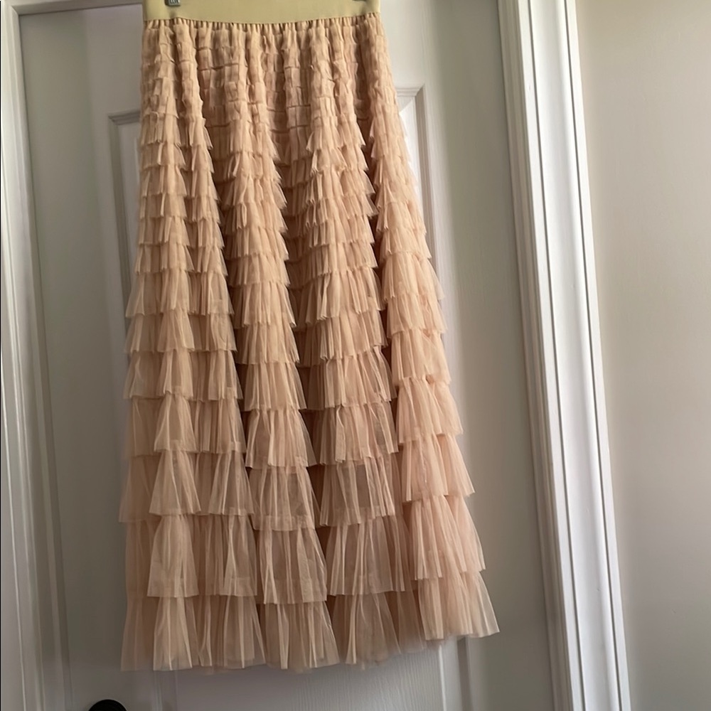 Like New‼️ Tiered Net Skirt